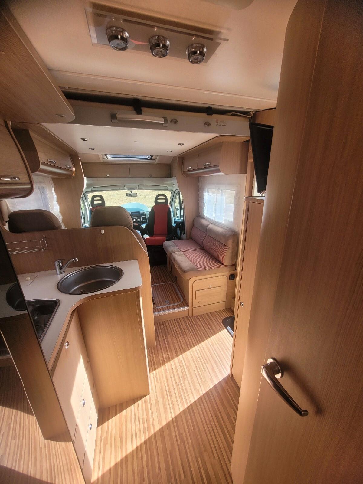 Adria MATRIX M 680 SP CON AMPIO GARAGE