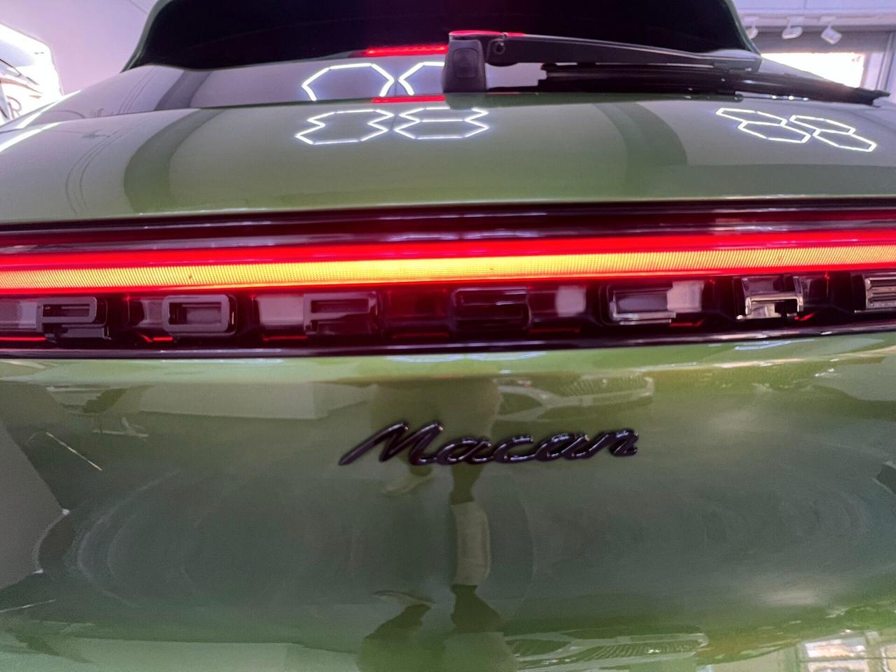 Porsche Macan 2.0 Python Green Iva Esposta