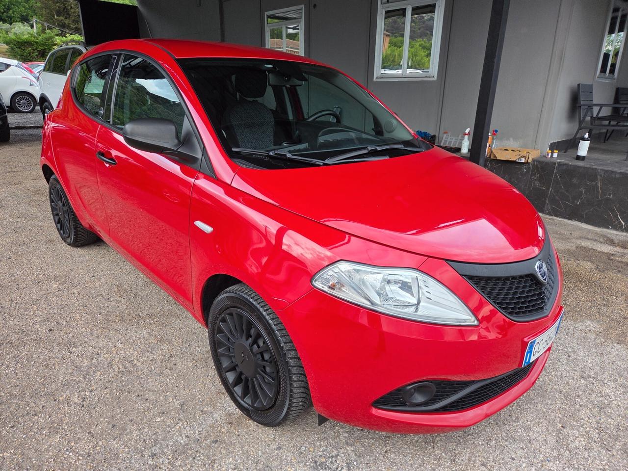Lancia Ypsilon 5 porte S&S Hybrid Ecochic Silver