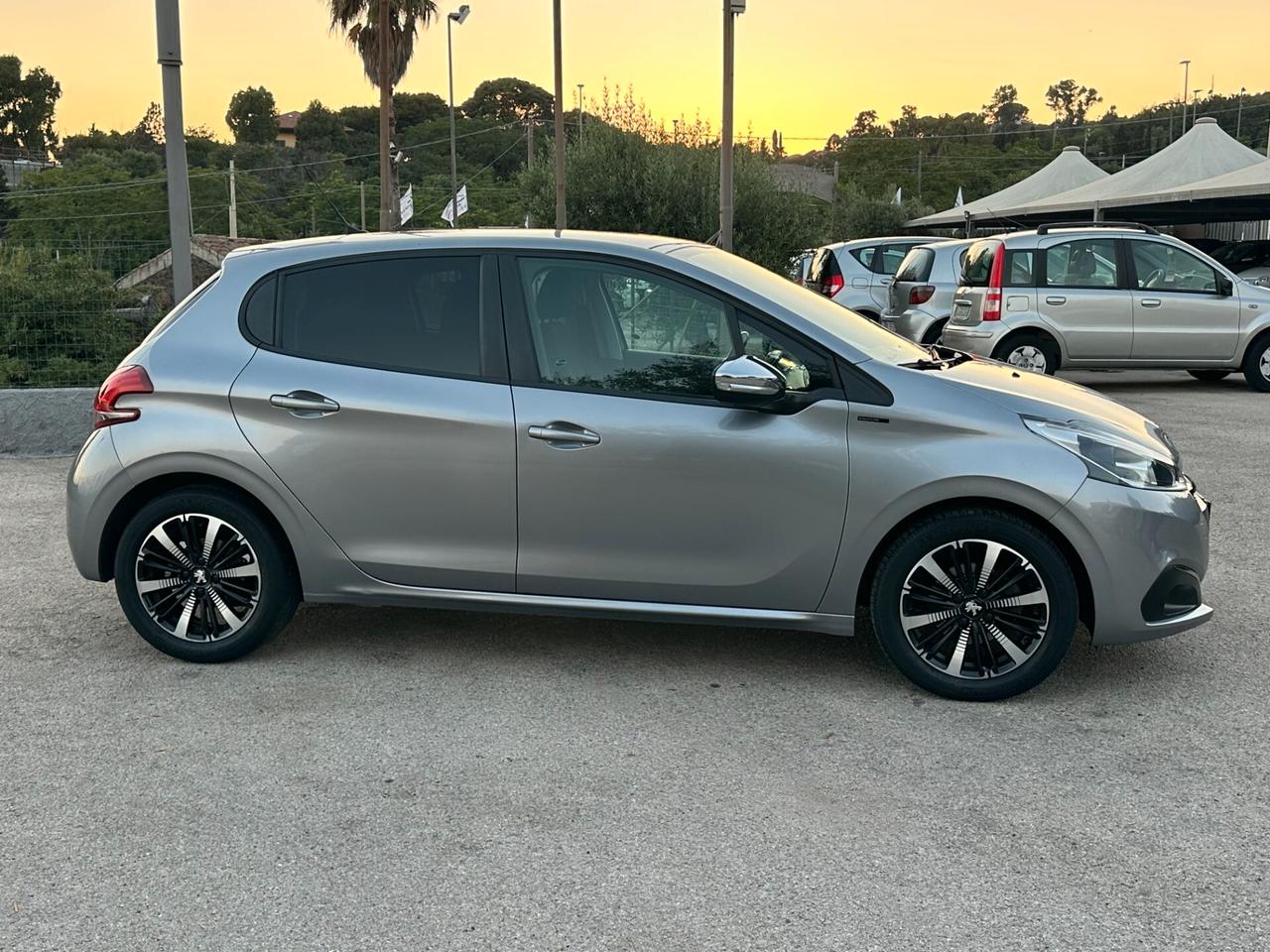 Peugeot 208 1.5 BlueHDi 100cv Signature - 2019 - 65.000 km