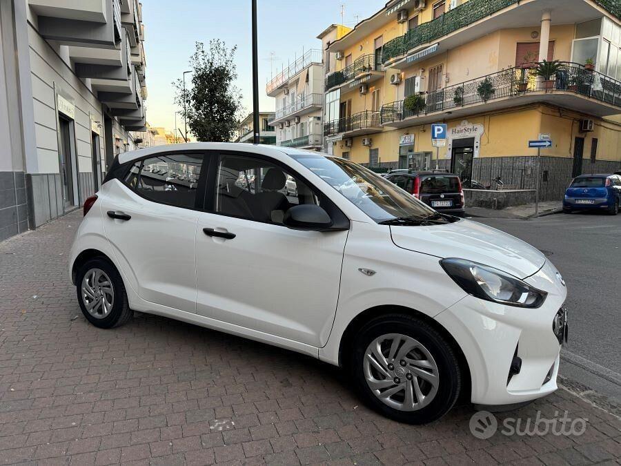 Hyundai i10 1.0 gpl connectline certificata italia