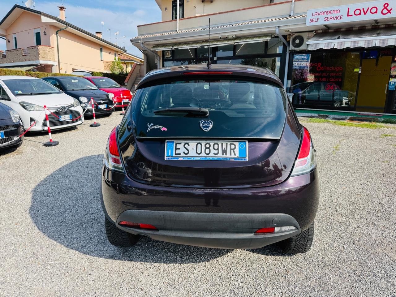 Lancia Ypsilon 0.9 TwinAir 85 CV 5 porte Metano Ecochic Elefantino