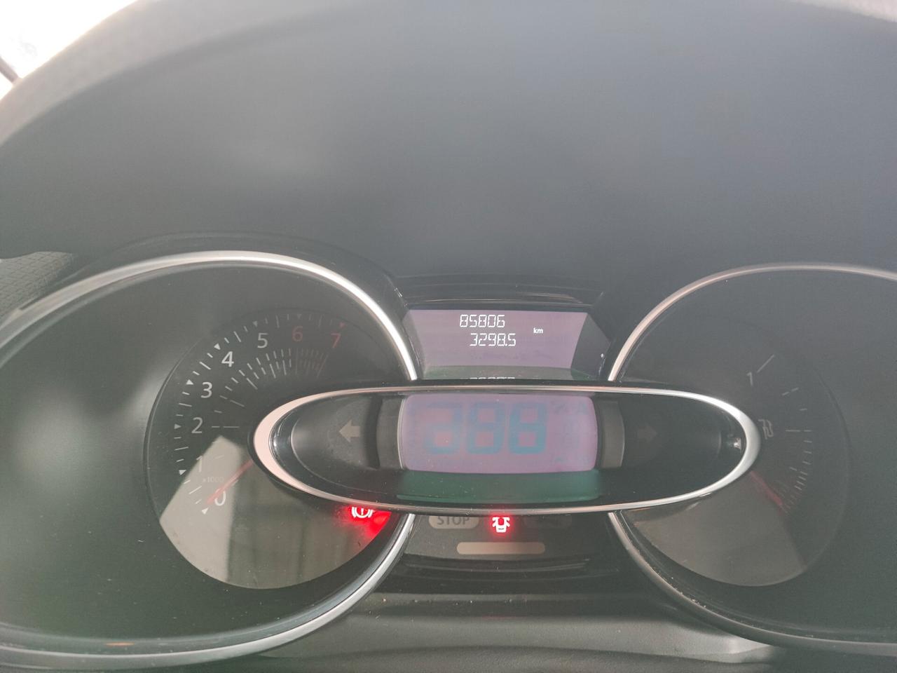 Renault Clio TCe 12V 75 CV 5 porte Moschino Intens