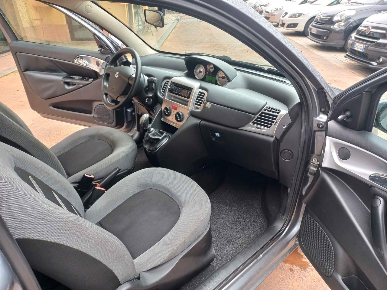 Lancia Ypsilon 1.2 Argento