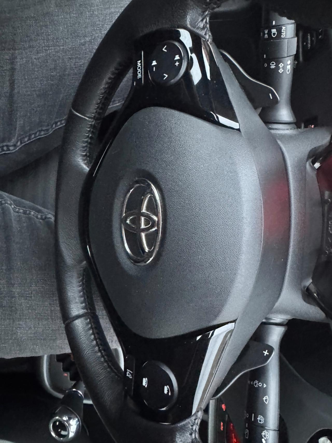 Toyota Aygo 1.0 VVT-i 69 CV CON 14000 KM