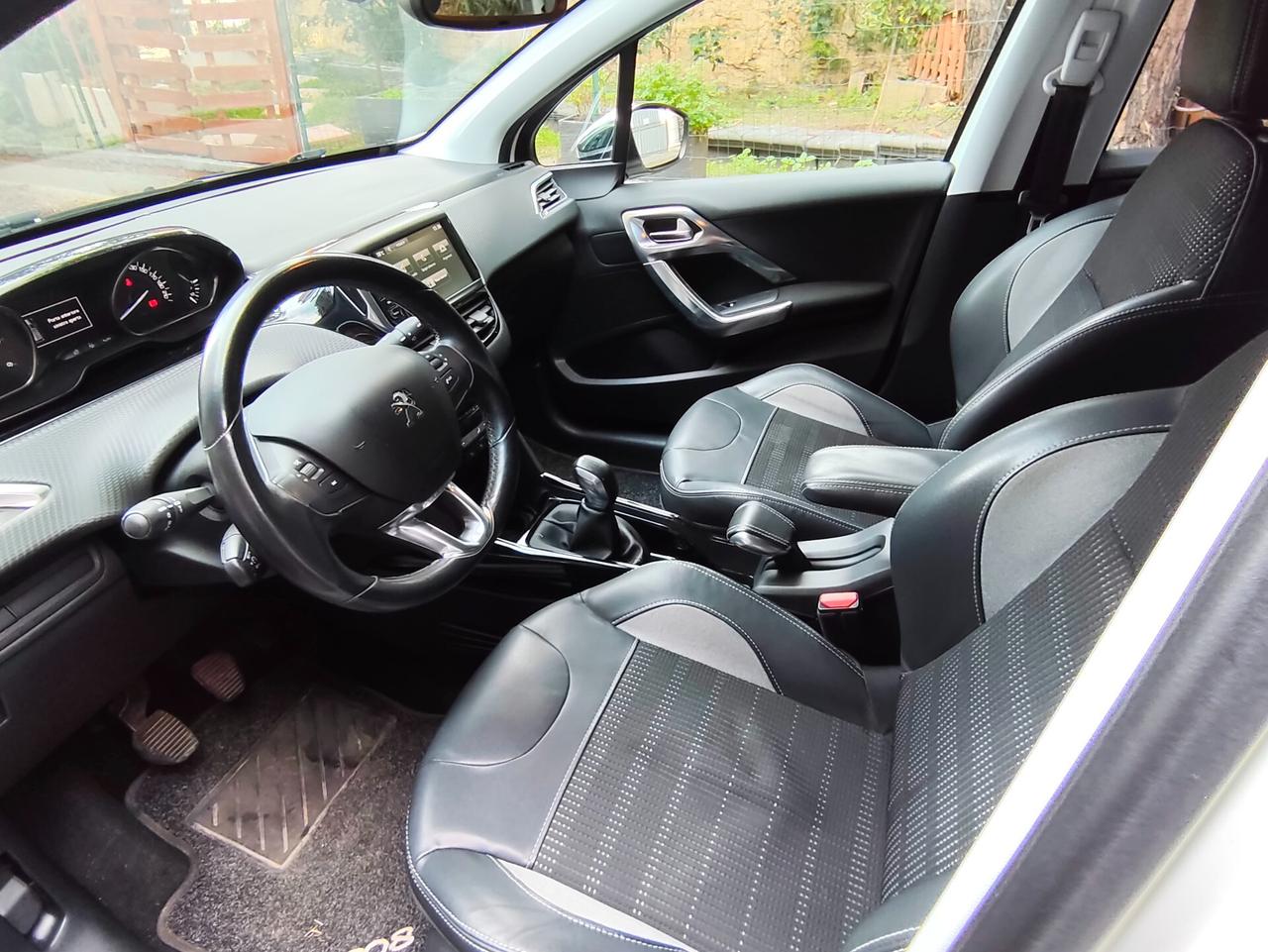 Peugeot 2008 BlueHDi Allure 2016