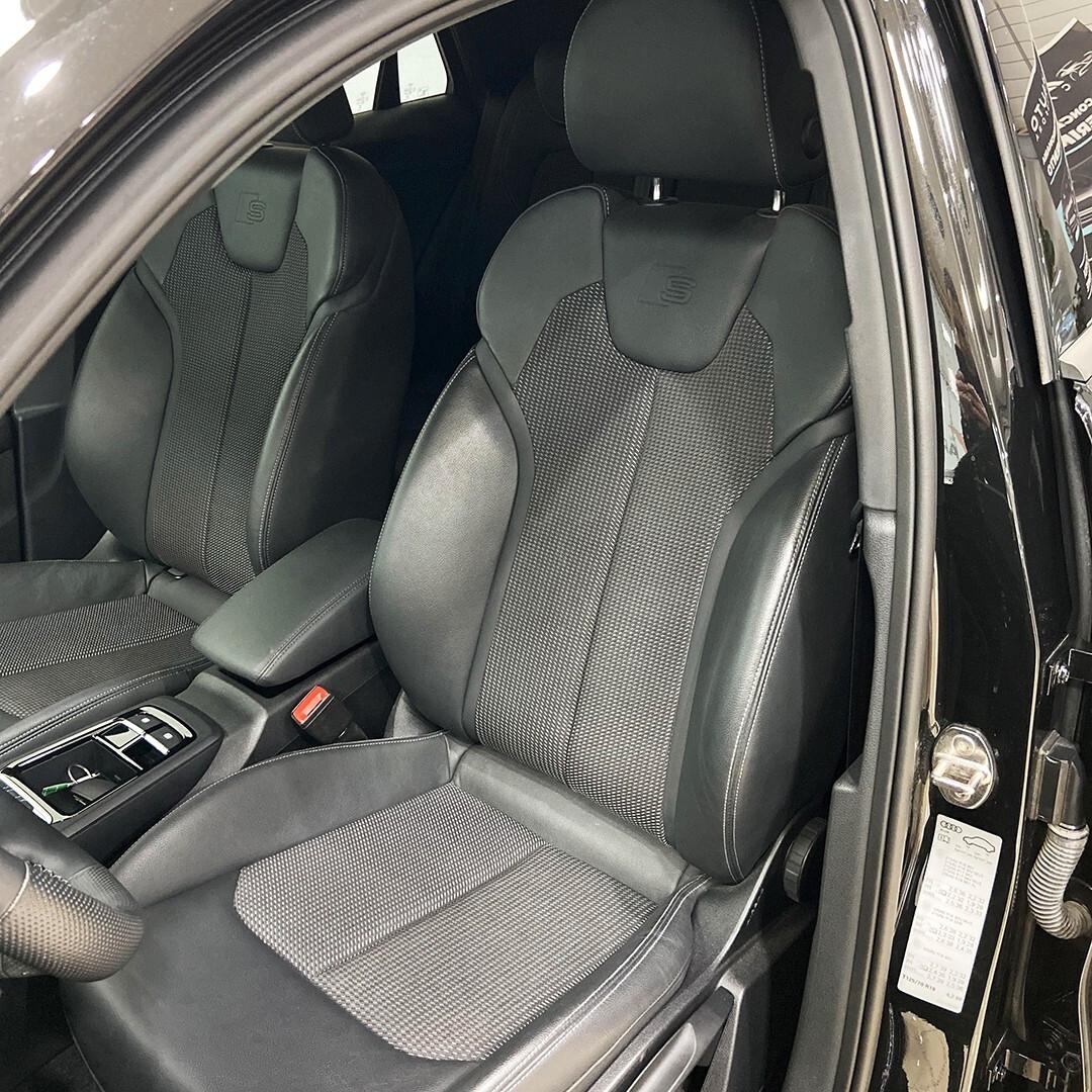 Audi Q2 35 TDI S tronic Identity Black