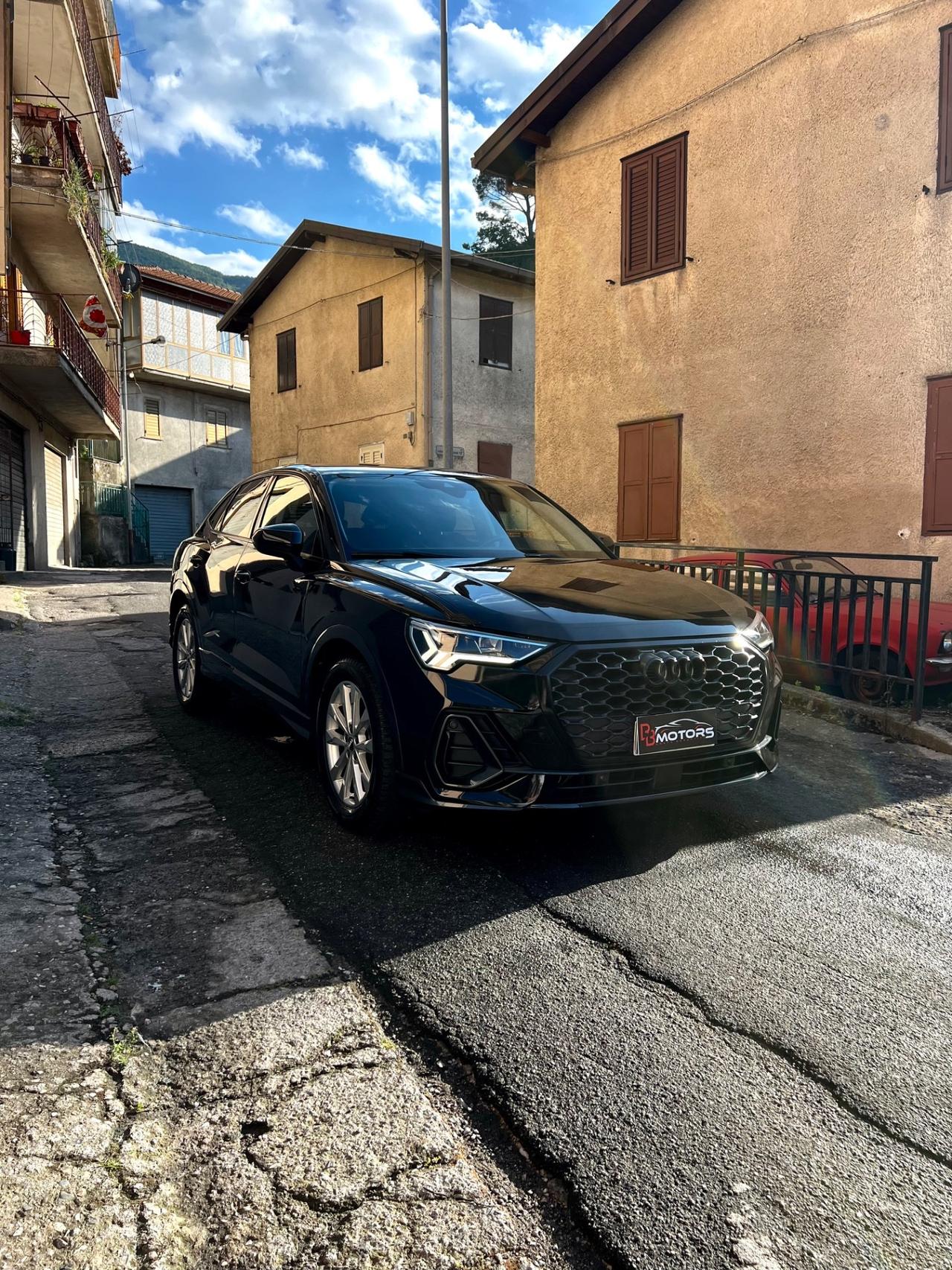 Audi Q3 SPB 35 TDI S line edition total black