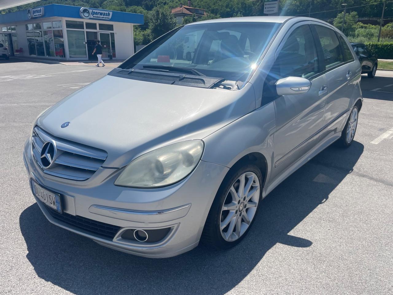 MERCEDES CLASSE B NEOPATENTATI 2.0 DISEL SPORT CAMBIO AUTOMATICO.