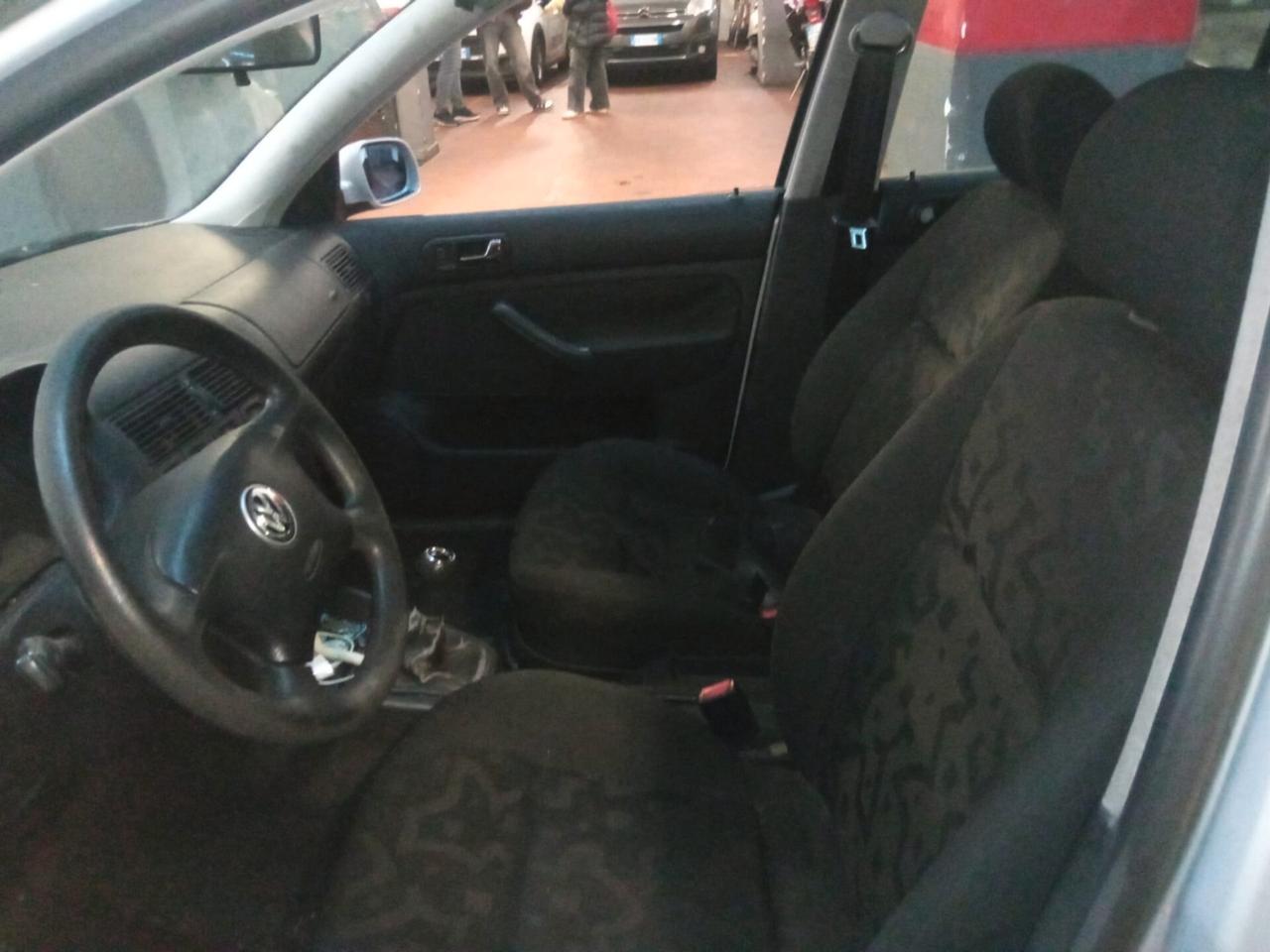 Volkswagen Golf 1.4 16V cat 5 porte