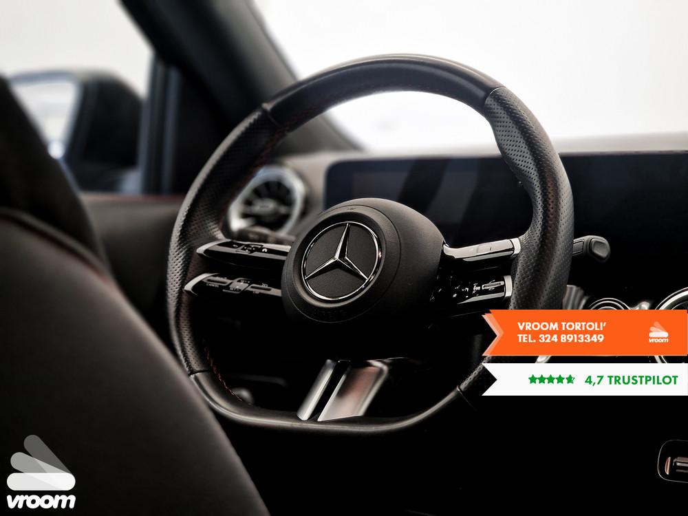 MERCEDES GLA (H247) GLA 200 d Automati...