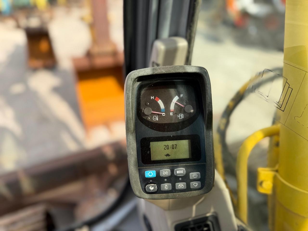 Escavatore NEW HOLLAND E145B TRIPLICE E LAMA