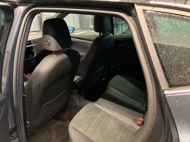 SEAT Arona 1.0 TGI FR Fari LED, Retrocamera, Navi, Cerchi 18