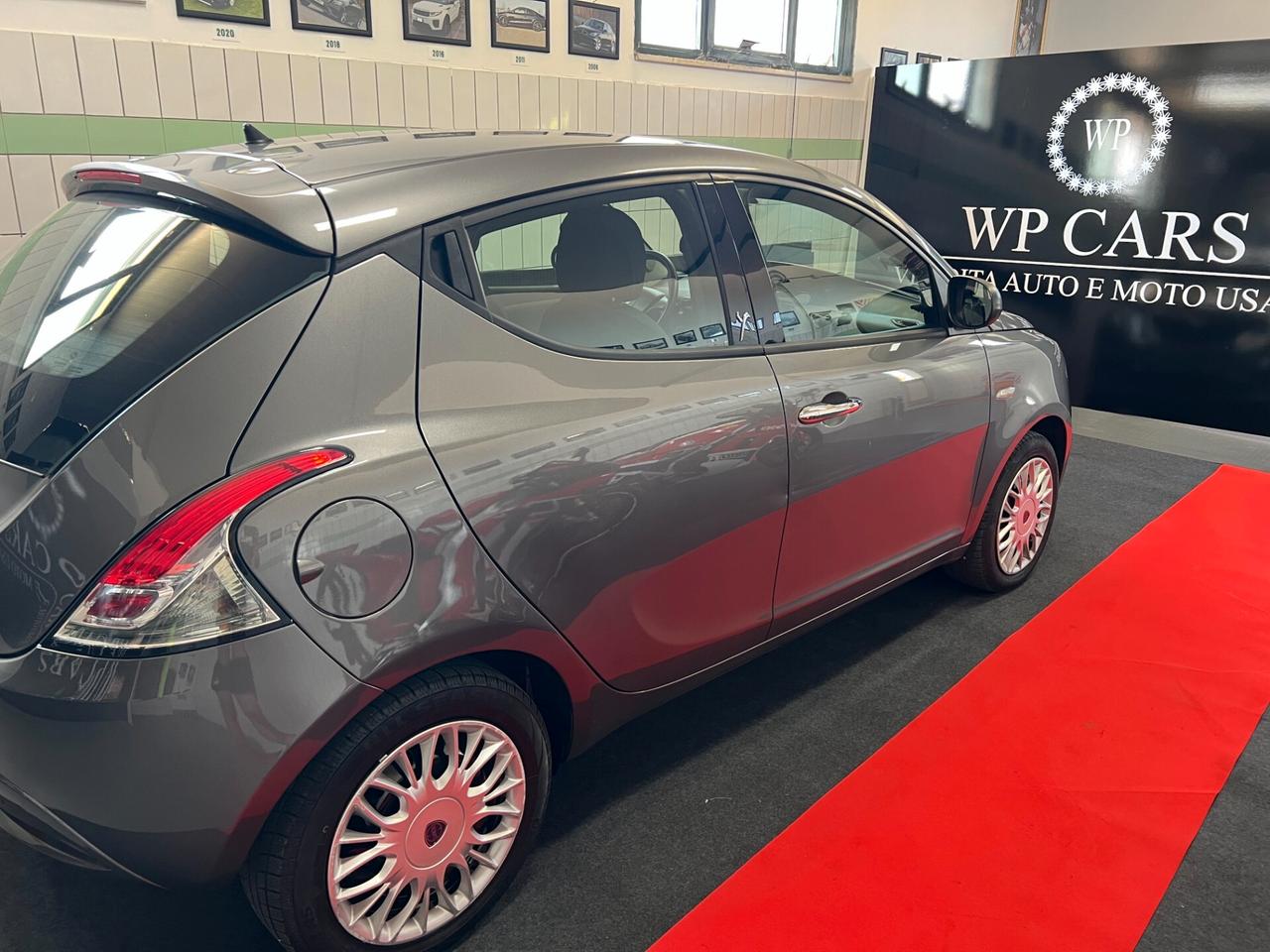 Lancia Ypsilon 1.2 69 CV 5 porte GPL Ecochic Silver