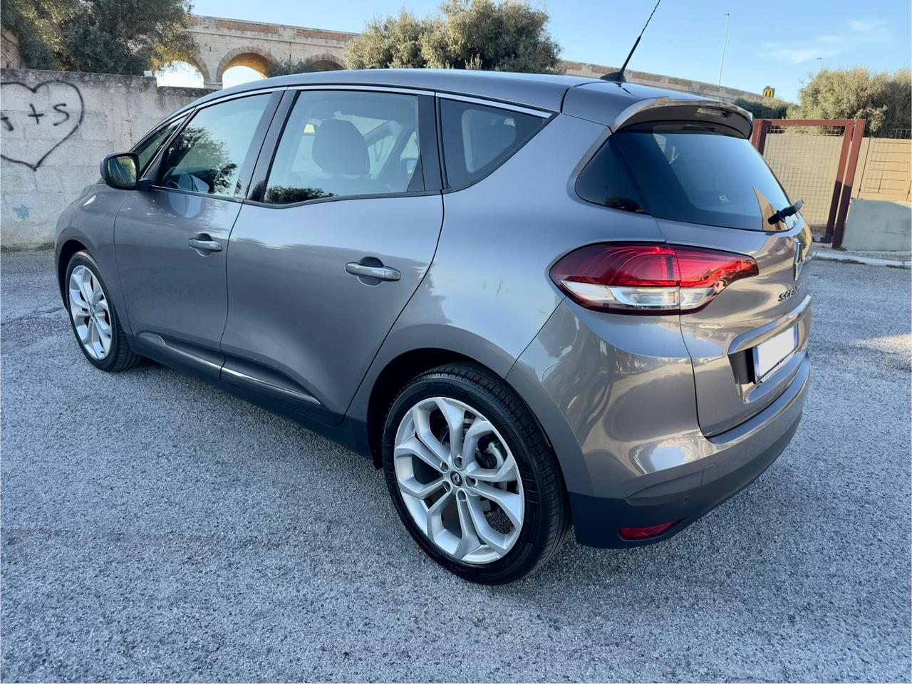 Renault Scenic Scénic dCi 8V 110 CV EDC Energy Intens