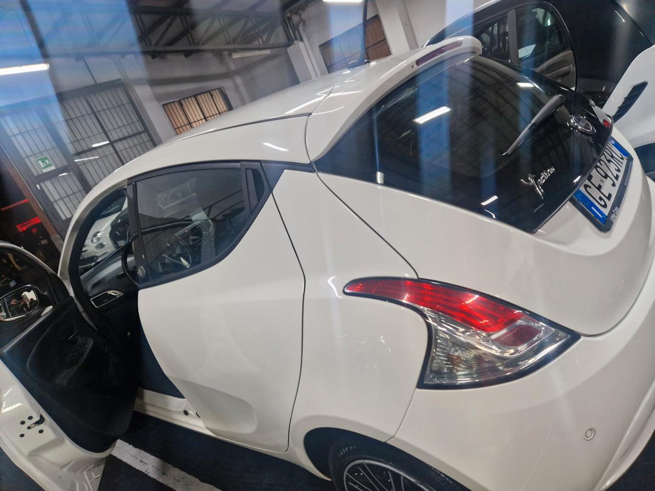 Ypsilon Ecochic hybrid prezzo reale garanzia