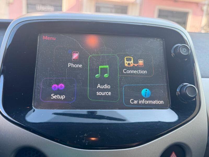 Toyota Aygo 1.0 VVT-i 69 CV 5 porte x-black