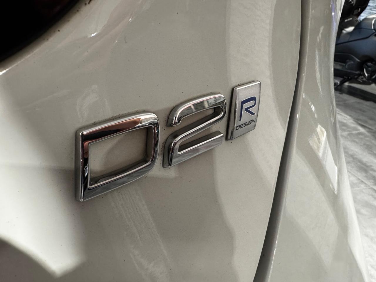Volvo V40 D2 R-design