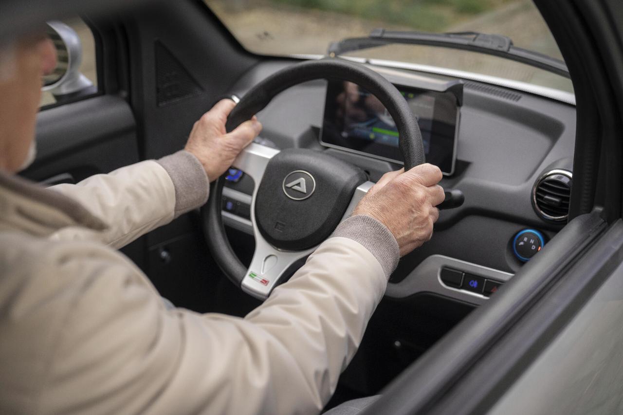 Cabin Active Virea - Muvia - Auto senza patente - Dispositivo medico - Scooter cabinato