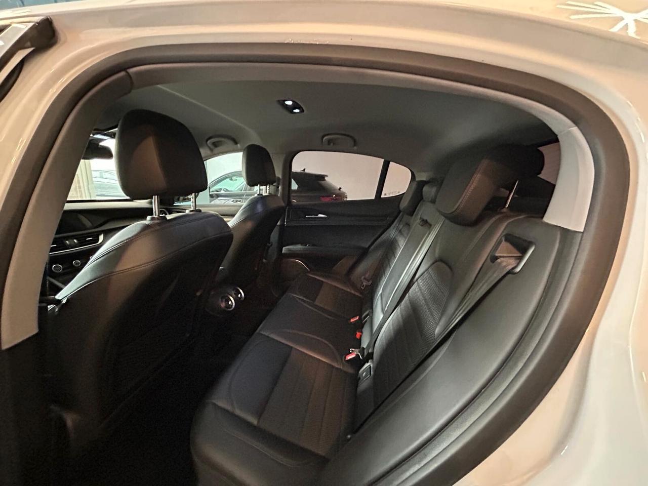 Alfa Romeo Stelvio 2.2 Turbodiesel 180 CV AT8 RWD Super