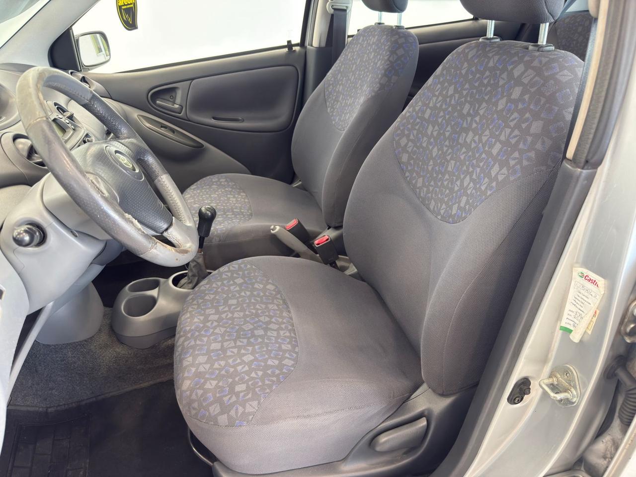 Toyota Yaris 1.3i 16V cat 5 porte Luna