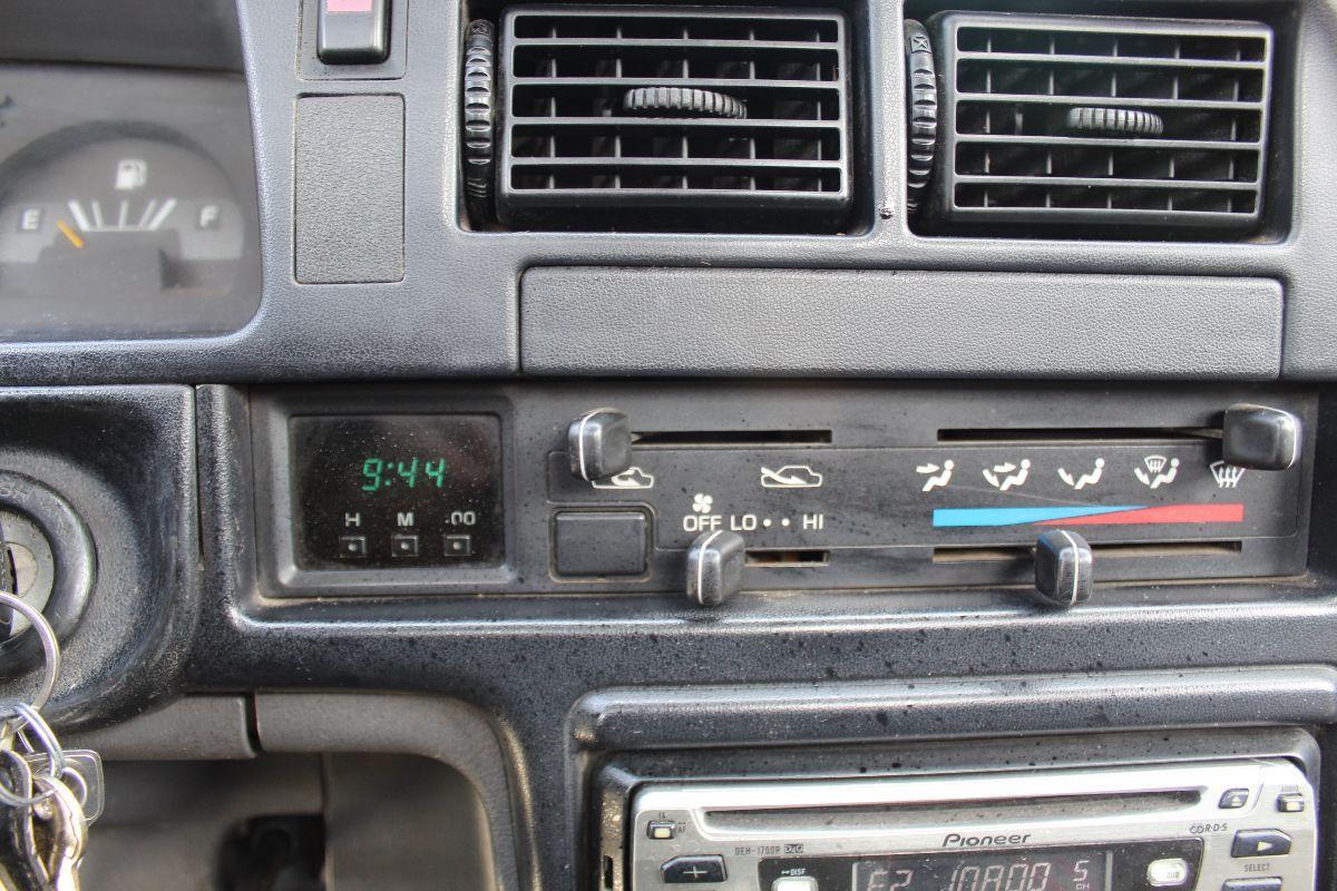 TOYOTA Hilux 2.5 extra cab