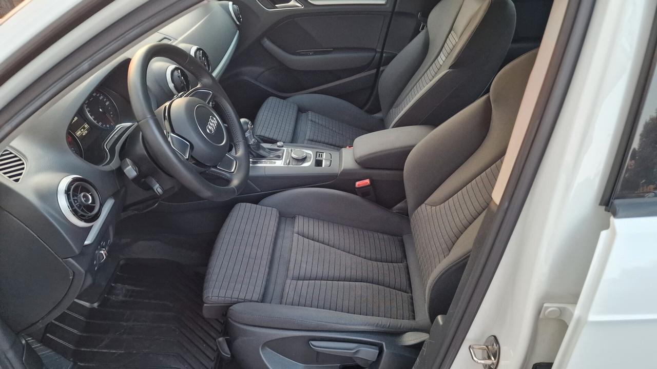 Audi A3 1.6 TDI S tronic Business
