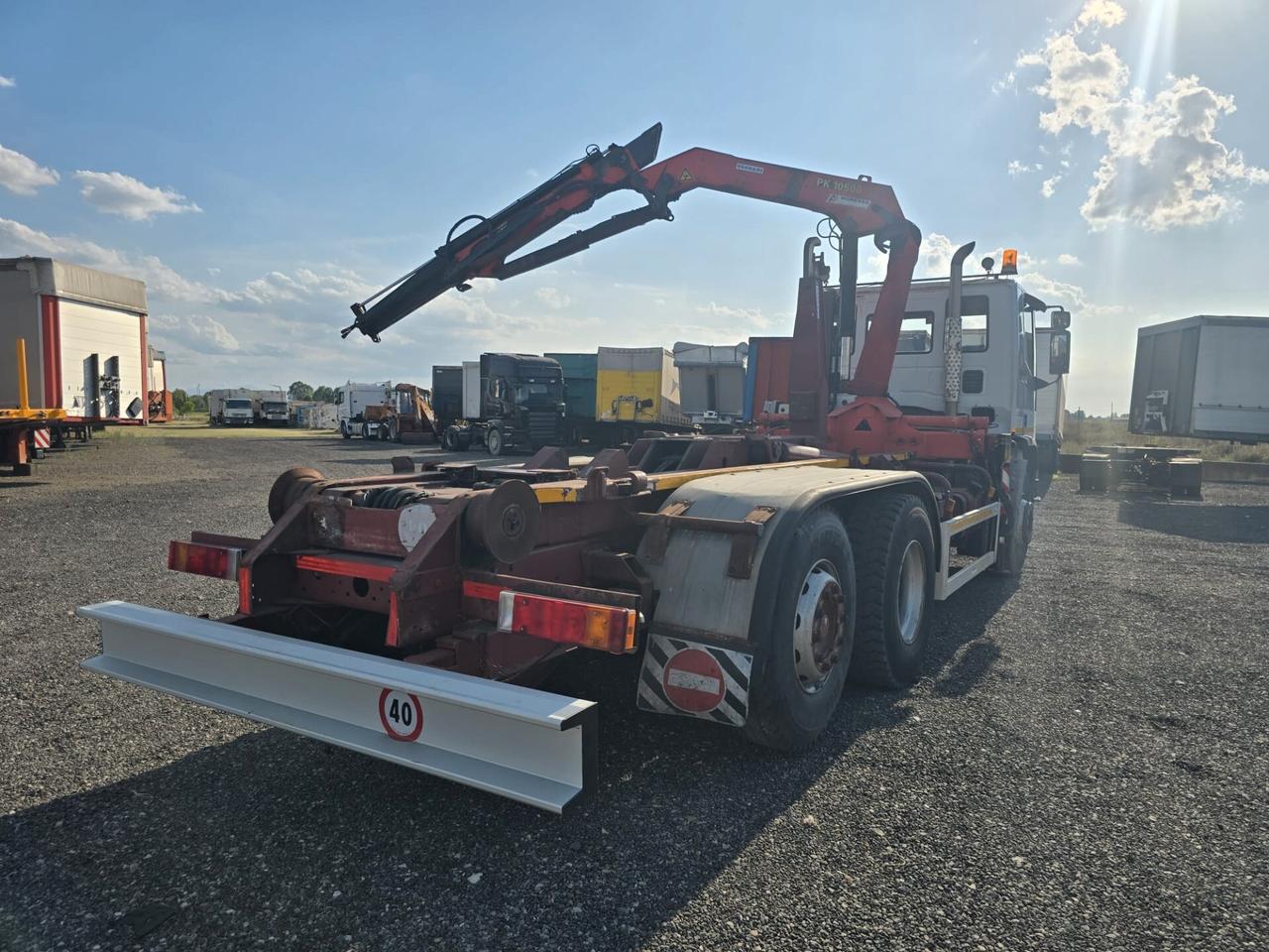 AUTOCARRO SCARRABILE MACCHINA OPERATRICE