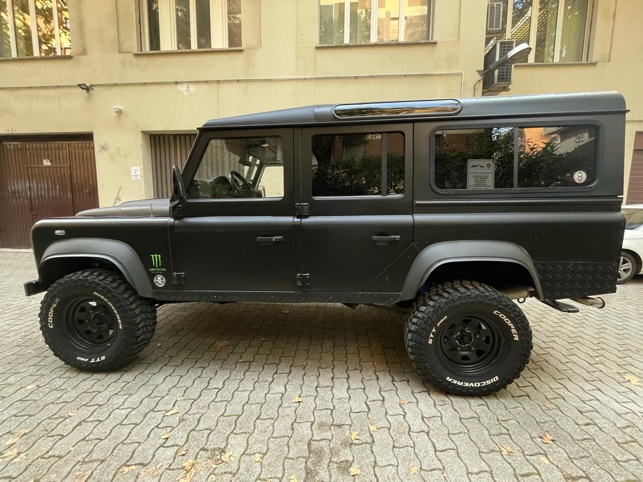 Land Rover Defender 110 TD4 7 POSTI -LIBRETTO TAGLIANDI