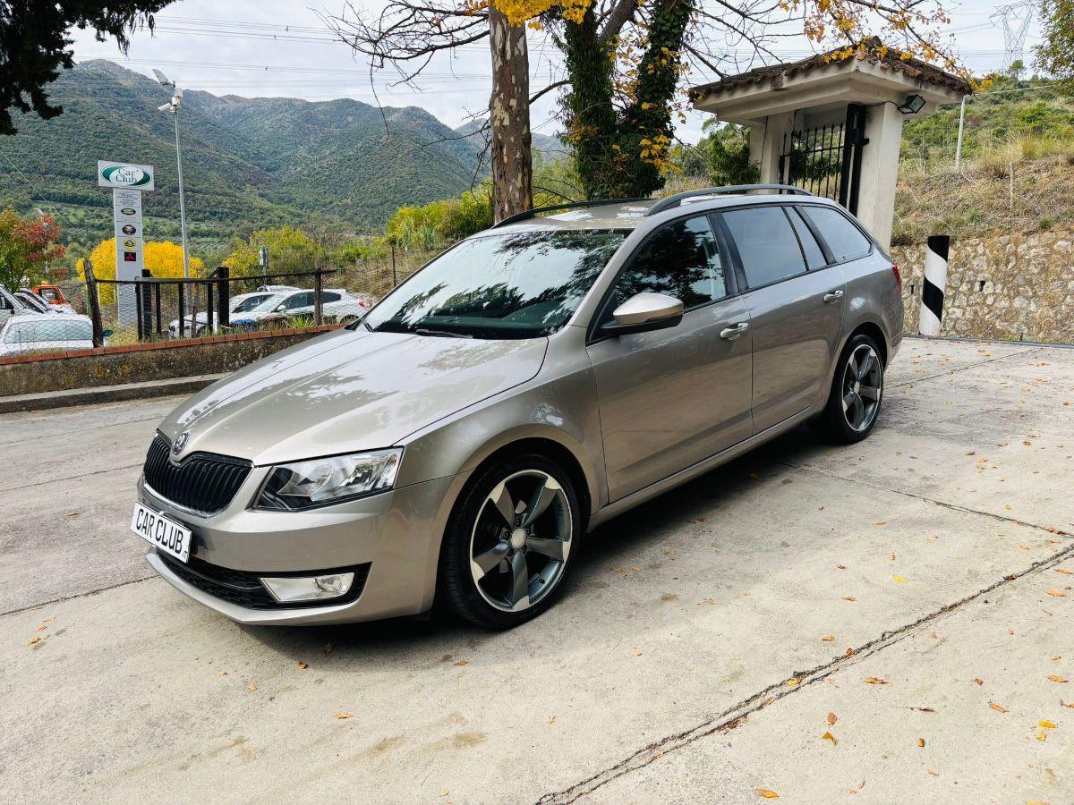 Skoda Octavia 1.6 TDI 105cv DSG Ambition Wagon