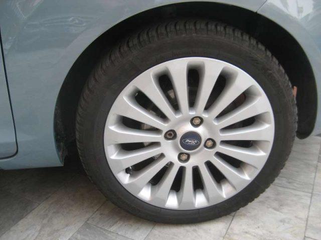 FORD Fiesta 1.2 82 CV 5 PORTE TITANIUM