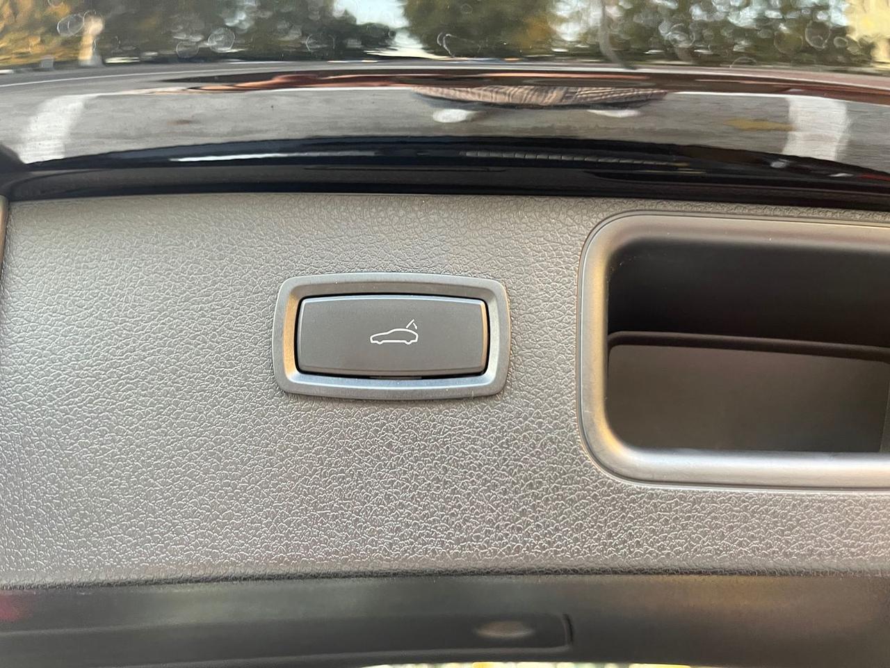 Porsche Macan -- 2.0 #7143