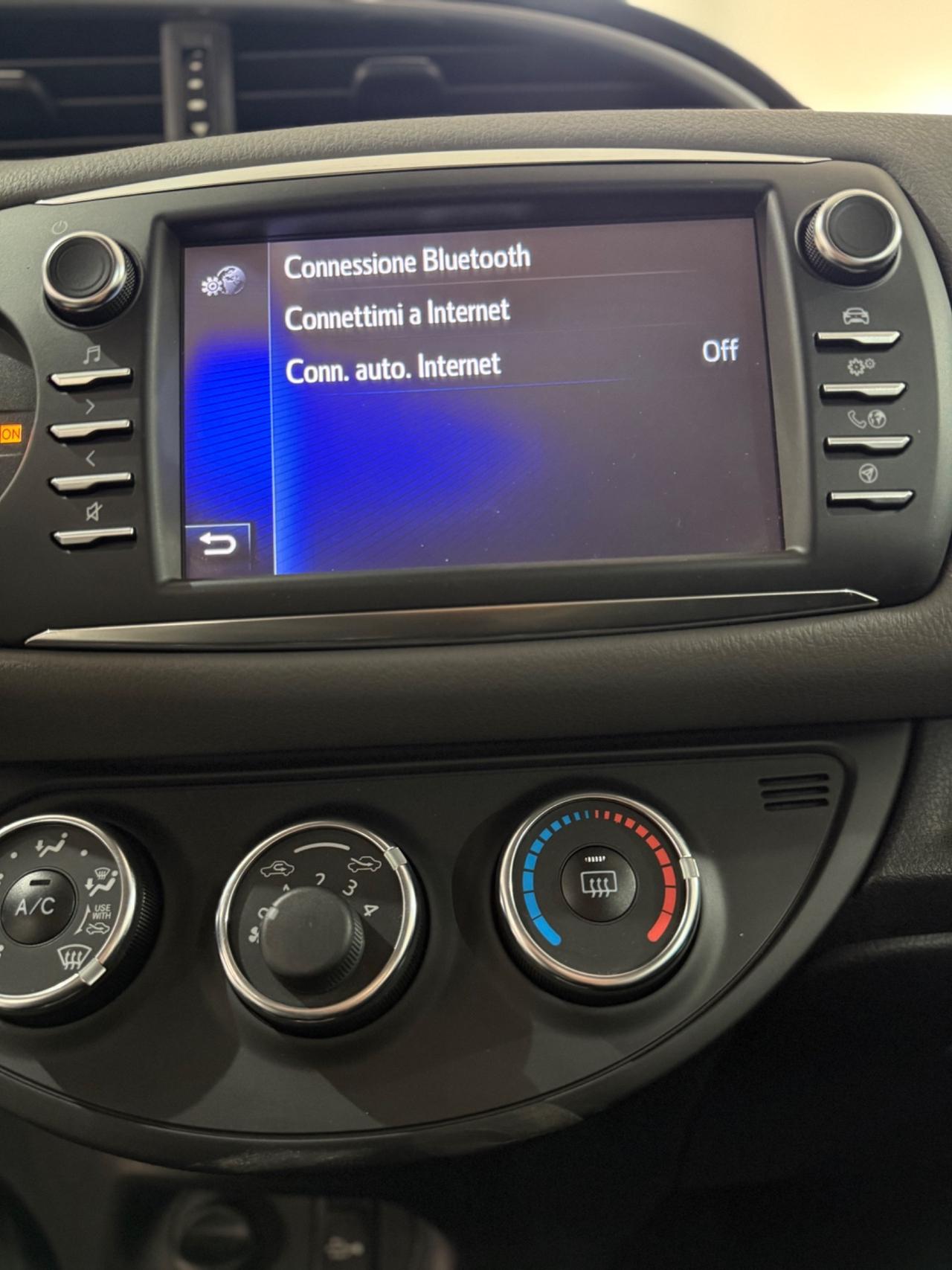 Toyota Yaris 5p 1.0 Lounge CON 17000 KM, NAVI,TELECAMERA,BLUETOOTH ,SCHERMO TOUCH