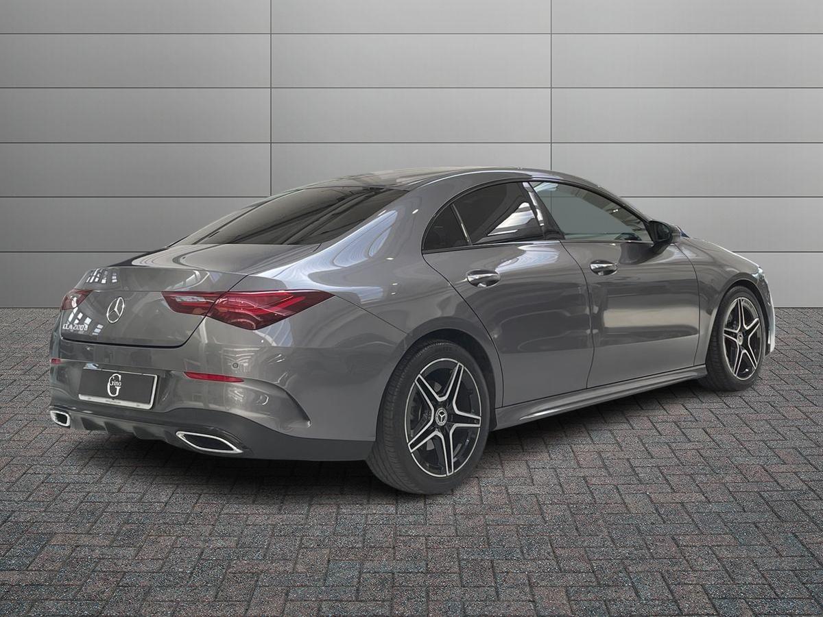 Mercedes-Benz CLA Coupe - C118 2023 - CLA Coupe 200 d AMG Line Premium auto