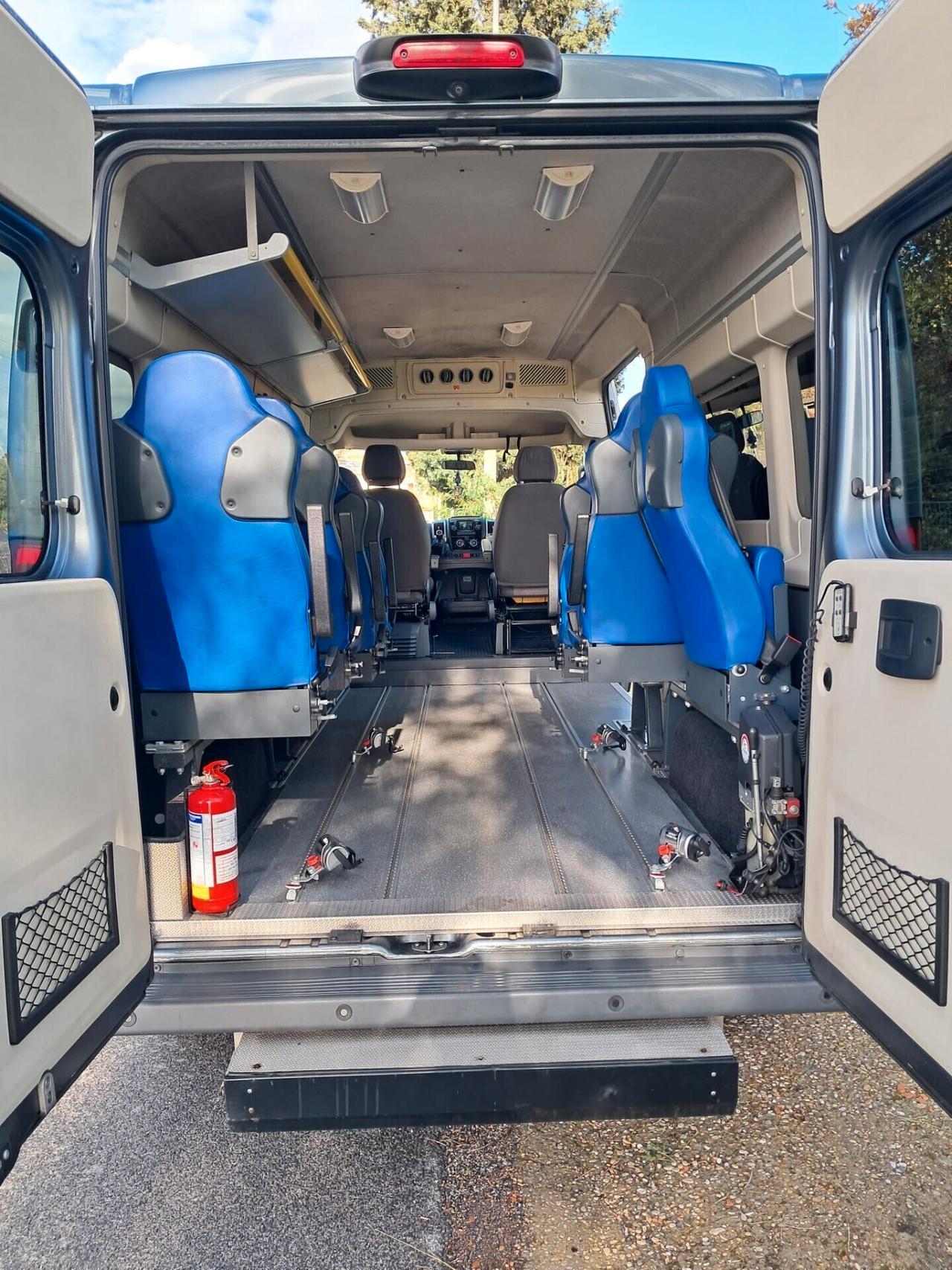 Fiat Ducato Maxi 9 POSTI TRASPORTO DISABILI 5 CARROZZINE PEDANA ELETTROIDRAULICA