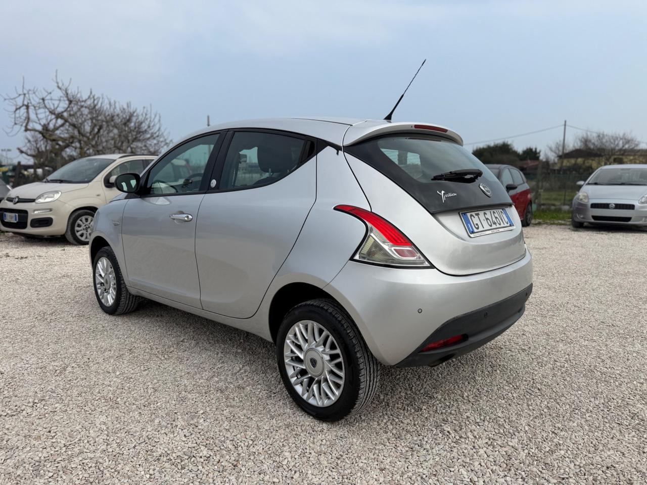 Lancia Ypsilon 0.9 TwinAir 85 CV 5 porte Metano Ecochic Gold