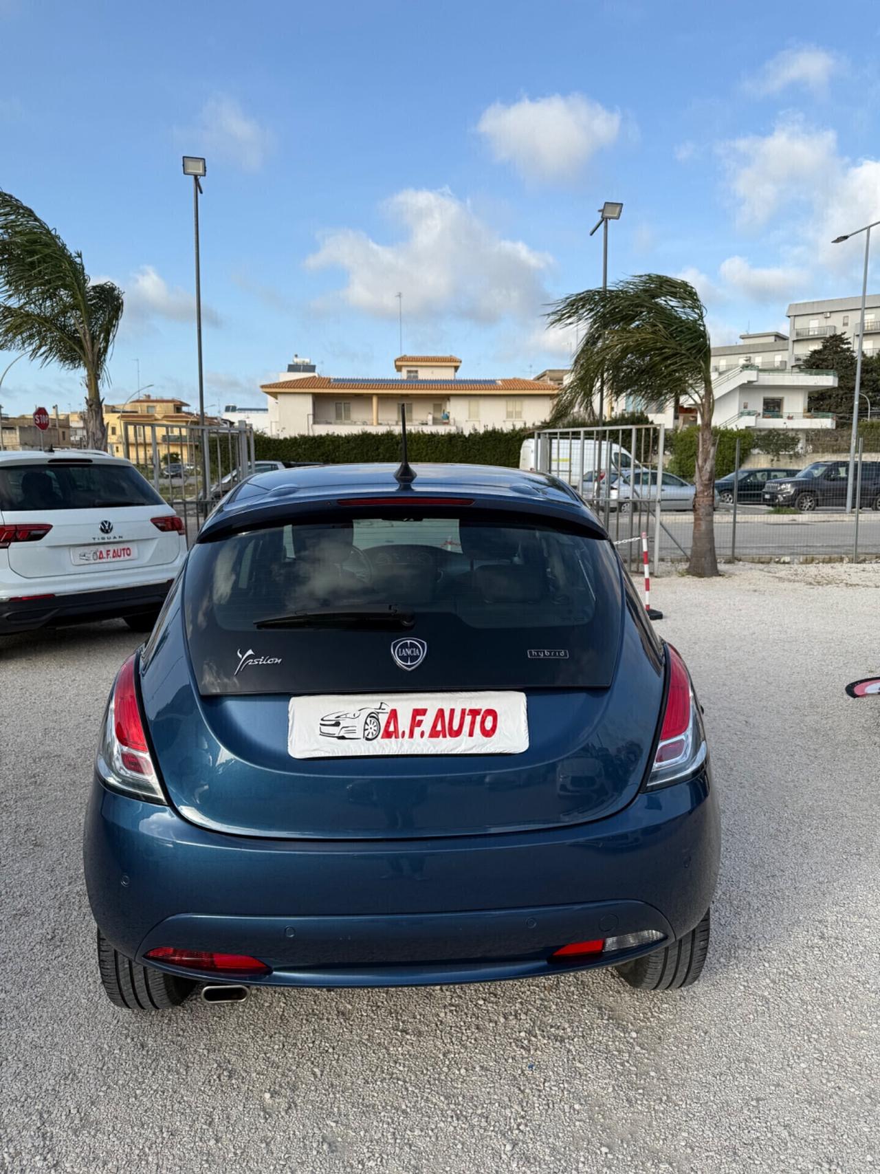 Lancia Ypsilon 1.0 FireFly 5 porte S&S Hybryd Gold