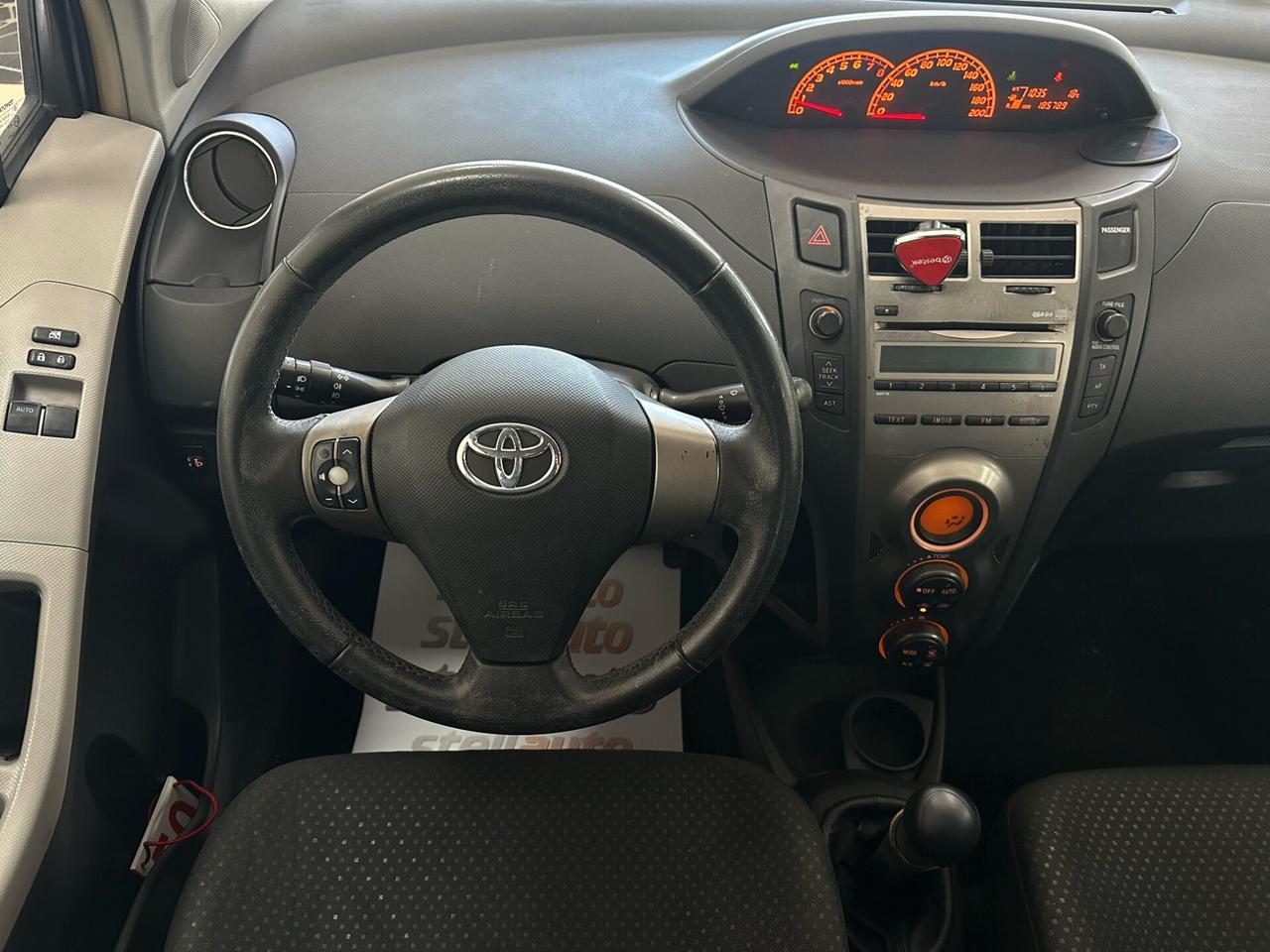 Toyota Yaris 1.0 5 porte