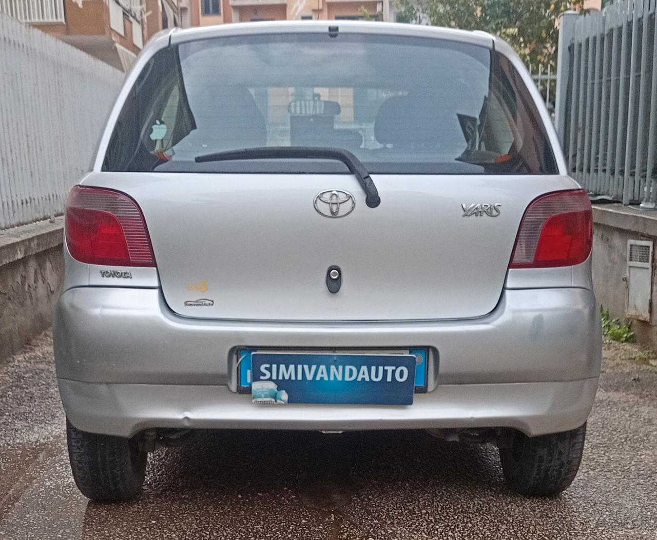 Toyota Yaris 1.0i 16V cat 3 porte Sol prov nord