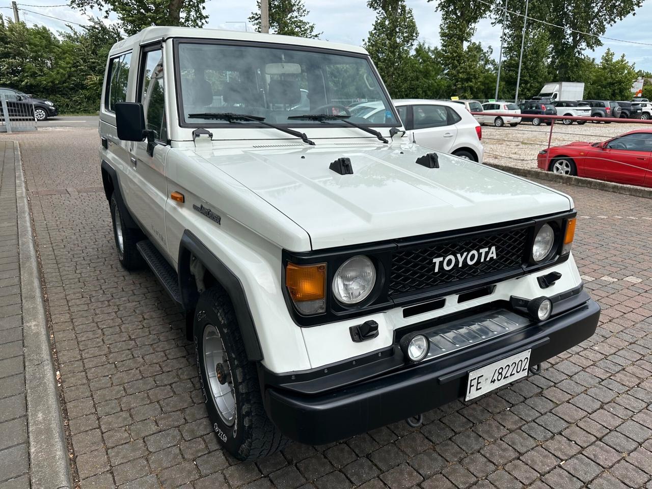Toyota Land Cruiser II 2.4 turbodiesel SW LJ73 LX cabrio