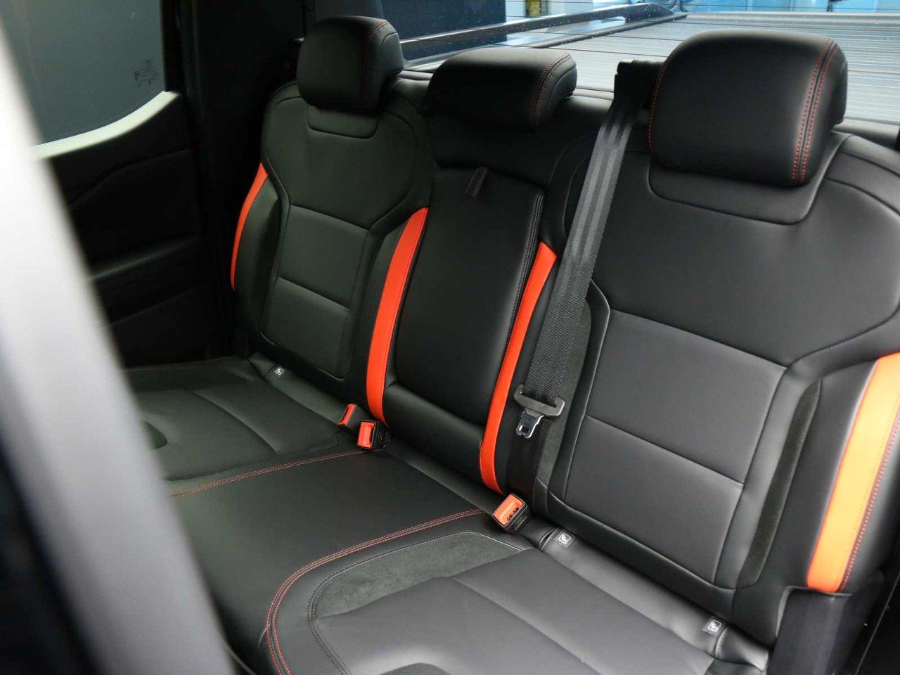 Ford Ranger Raptor 2.0 ecoblue 210cv auto pronto disponibile con due versione di colori