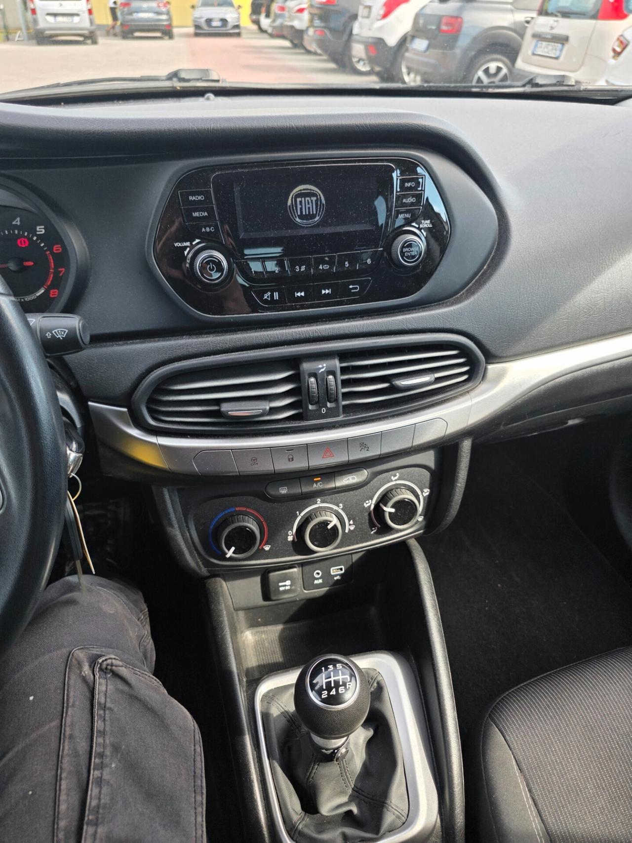 Fiat Tipo 1.4 5 porte perfette è garantita 12 mesi