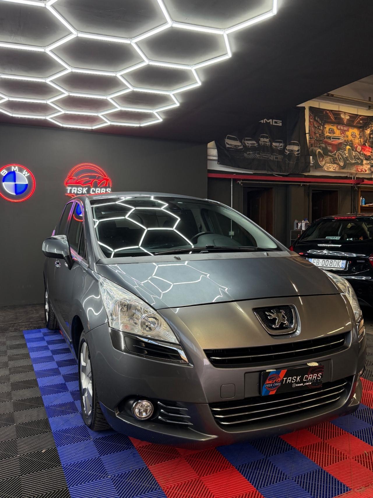 Peugeot 5008 1.6 HDi 112CV Allure
