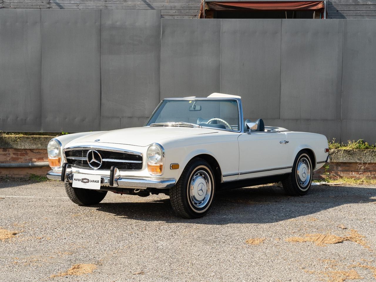 Mercedes-Benz SL 280 PAGODINO