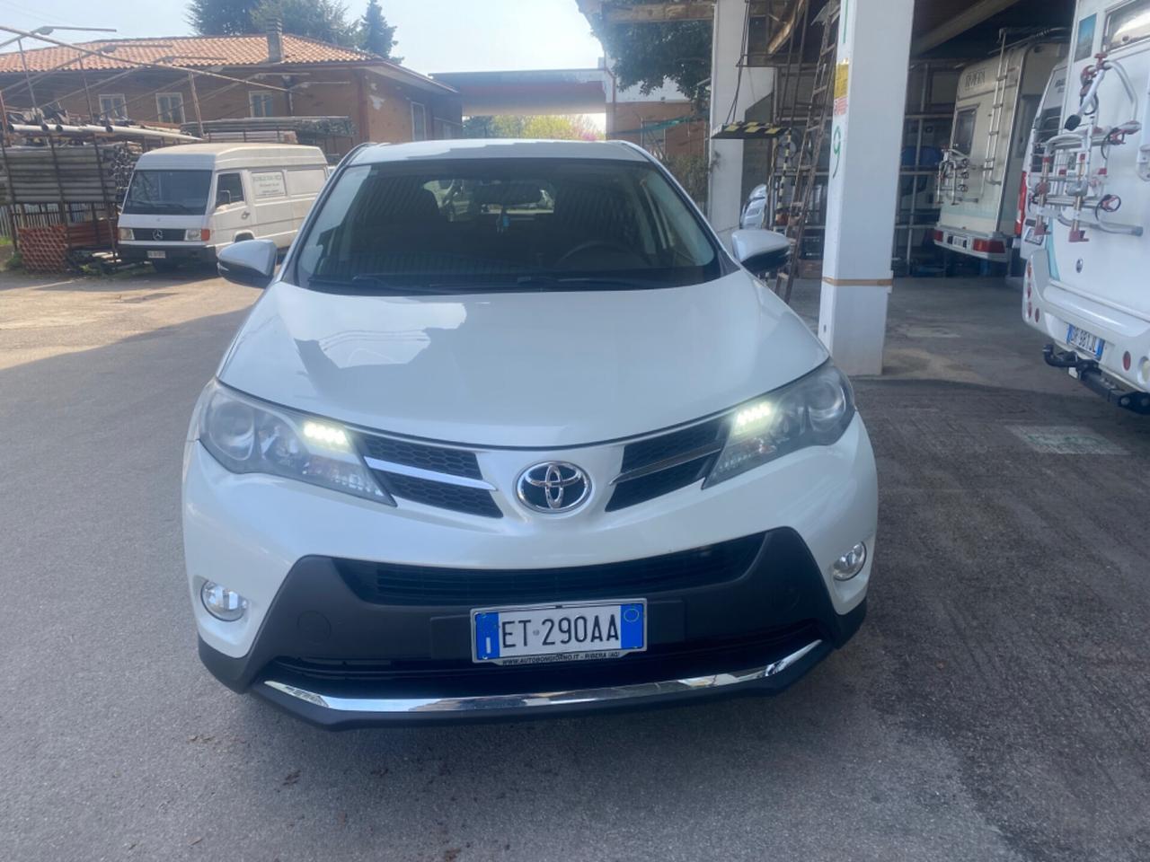 Toyota RAV 4 RAV4 2.2 D-CAT A/T 4WD Style