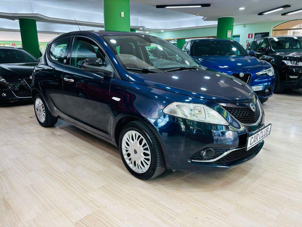 Lancia Ypsilon 1.2 69 cv 5p. GPL Ecochic