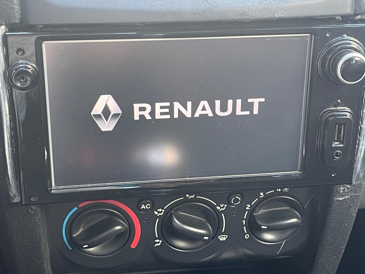 Renault Clio 1.4 16V benzina neopatentati