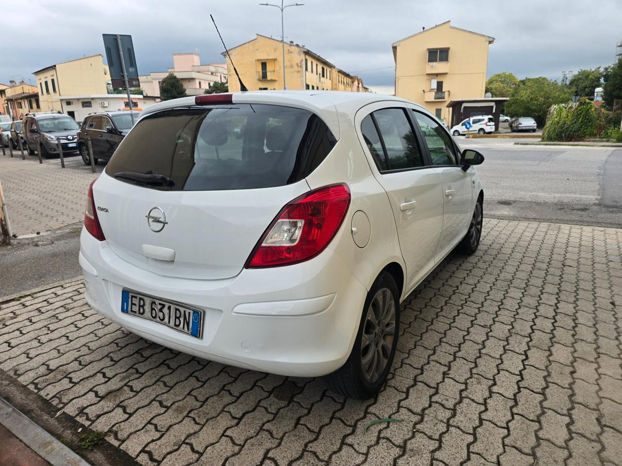Opel Corsa 1.2 5 porte Club