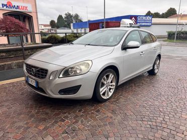 Volvo V60 I 2010 V60 2.0 D3 Summum