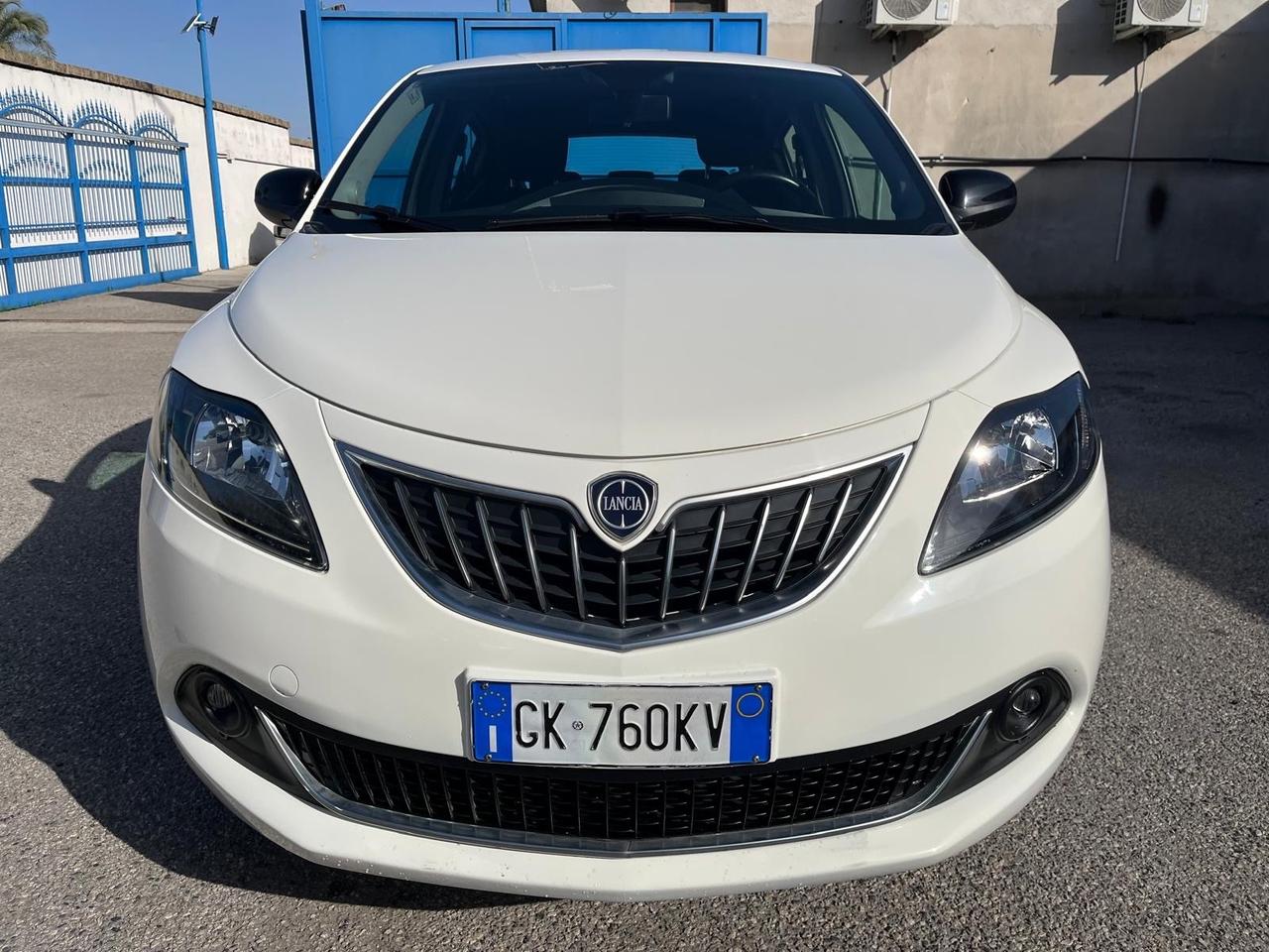 Lancia y 1.0 hybrid- 69 cv -km 69000-06/2022